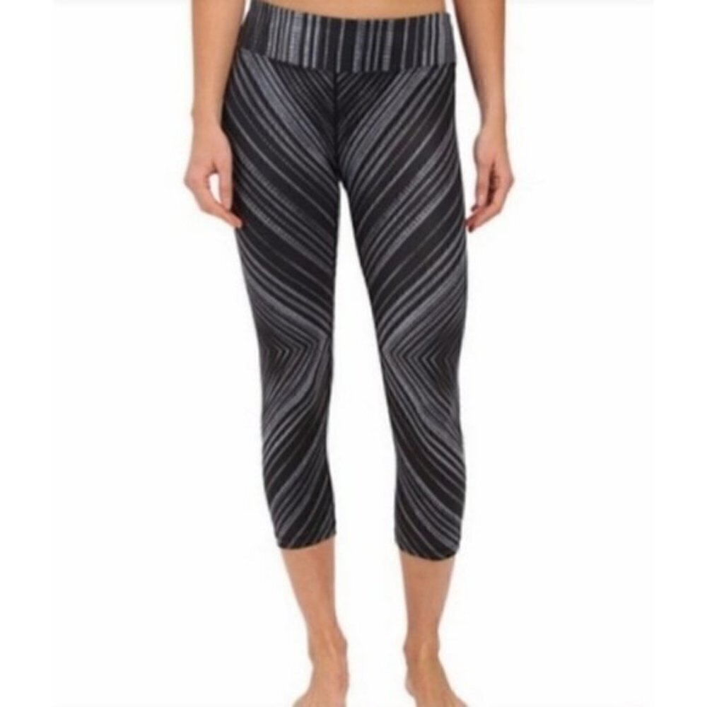 Prana Black & Gray Striped Roxanne Cropped Capri Athletic Pants S